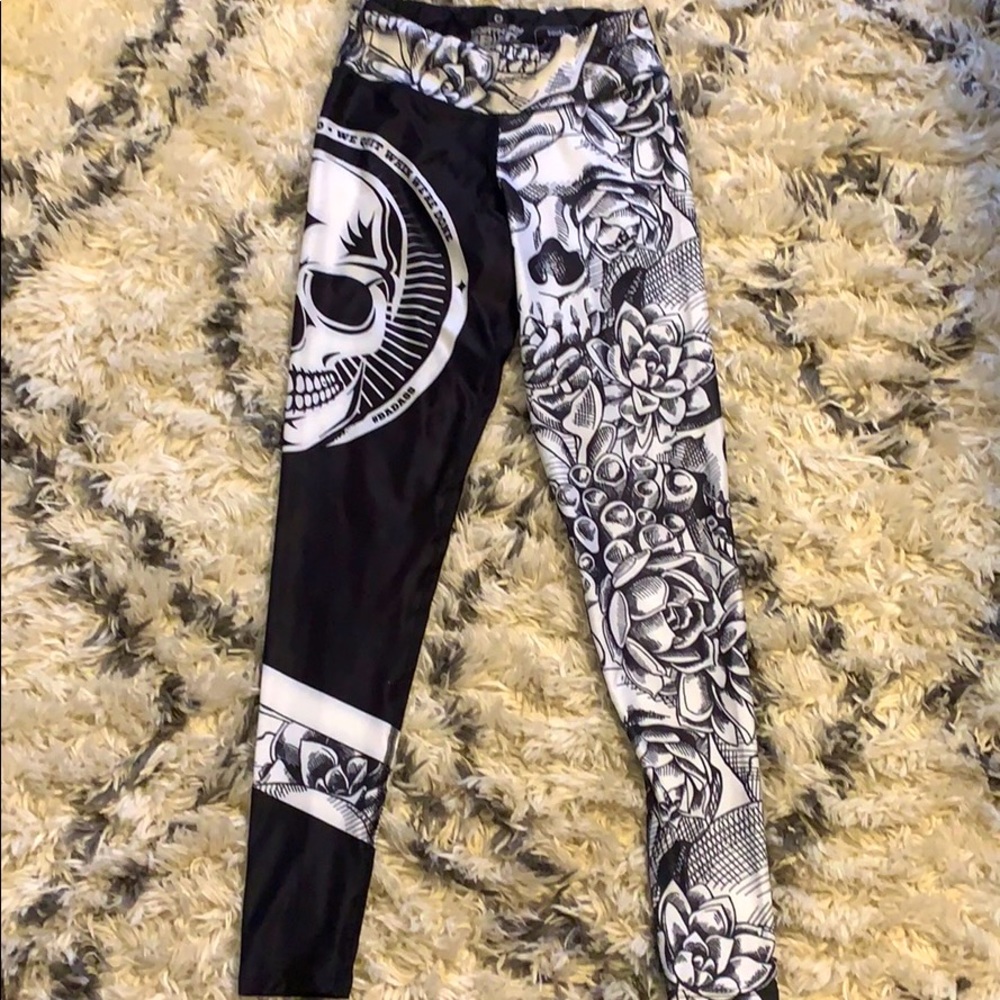 Northern spirit leggings skull